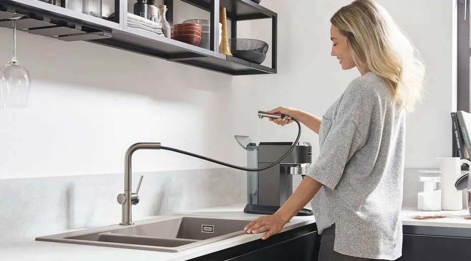 Однорычажный смеситель для кухни c вытяжным изливом 1jet HANSGROHE Metris Select M71 14857800 240 мм, цвет Под сталь