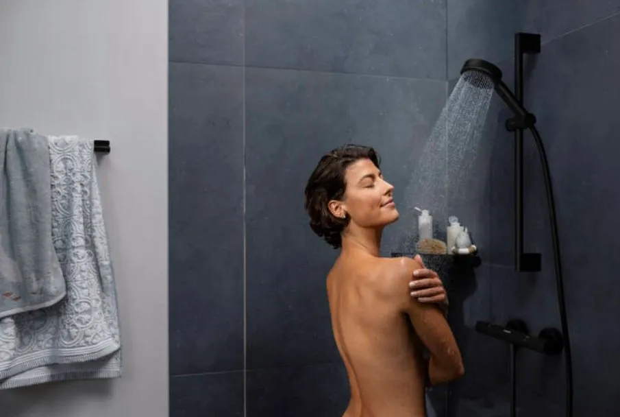 Душевой набор c термсостатом Ecostat Element HANSGROHE Pulsify Select 24271670 105 3jet, c EcoSmart и душевой штангой 950 мм, цвет Чёрный матовый