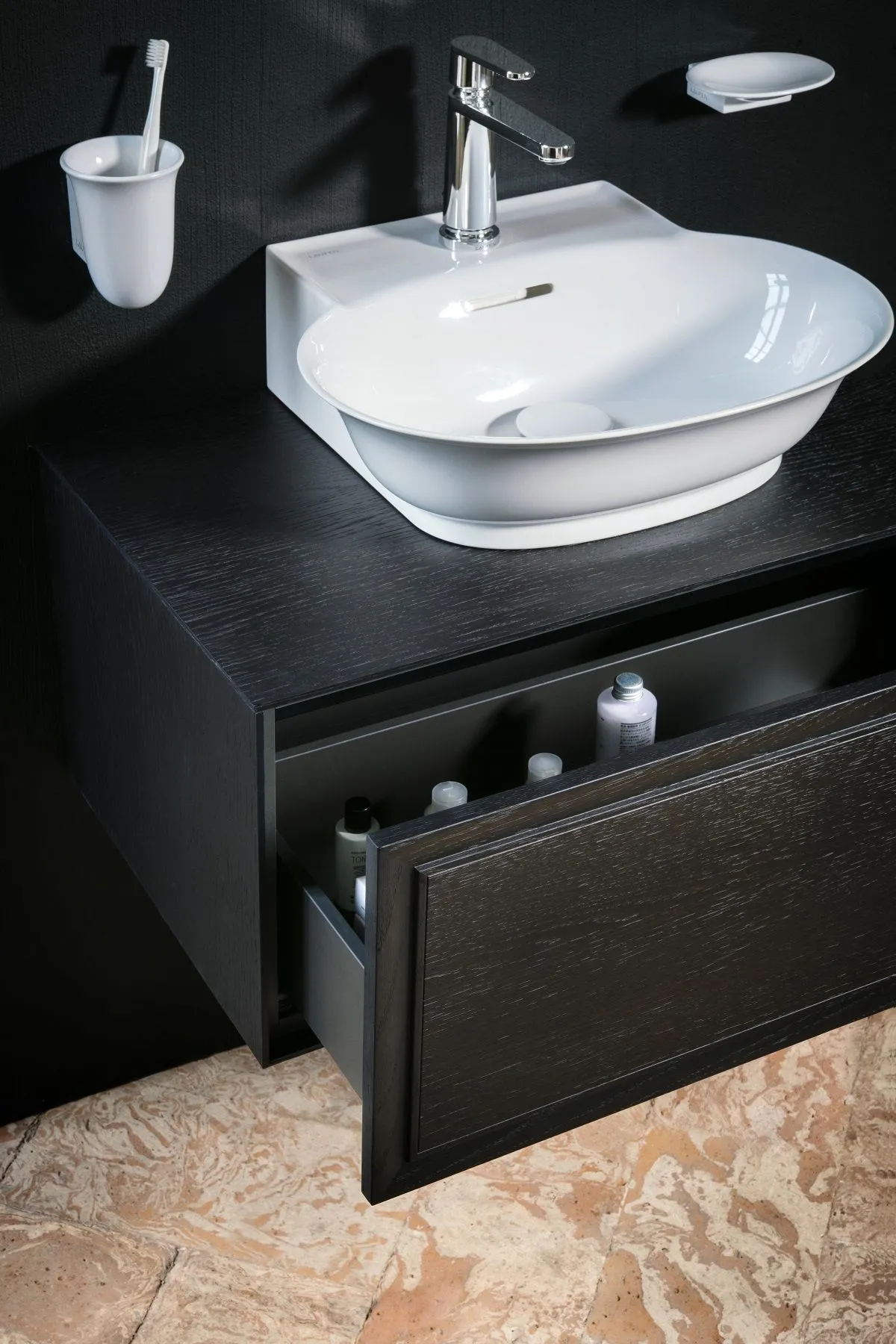 Раковина накладная  Laufen   New Classic  8.1685.2.000.104.1  50 см, SaphirKeramik, 1 отверстие под смеситель, белая.