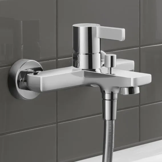 Cмеситель однорычажный для ванны DURAVIT D-Neo DE5230000010 стандартного монтажа, с переключателем и клапаном обратного тока, хром