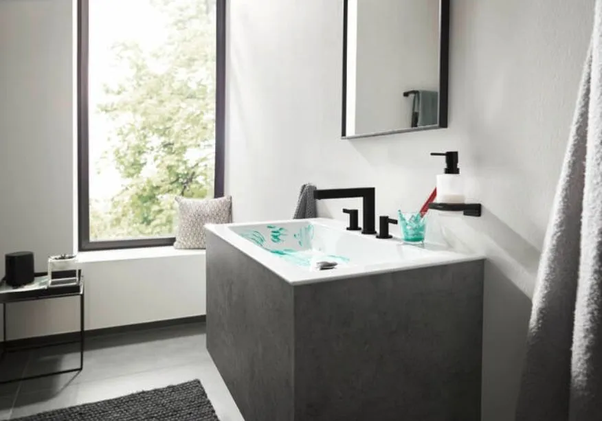 Смеситель для раковины на 3 отверстия Hansgrohe Finoris 76033670 110 мм, с клапаном push-open, цвет Чёрный матовый
