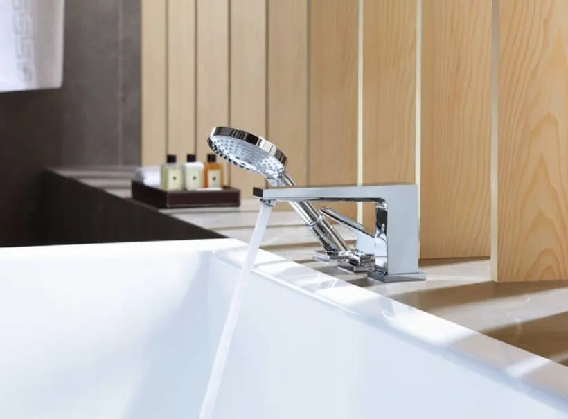 Смеситель на край ванны на 3 отверстия HANSGROHE Metropol 74551000 c рукояткой-петлей, с ручным душем, цвет Хром
