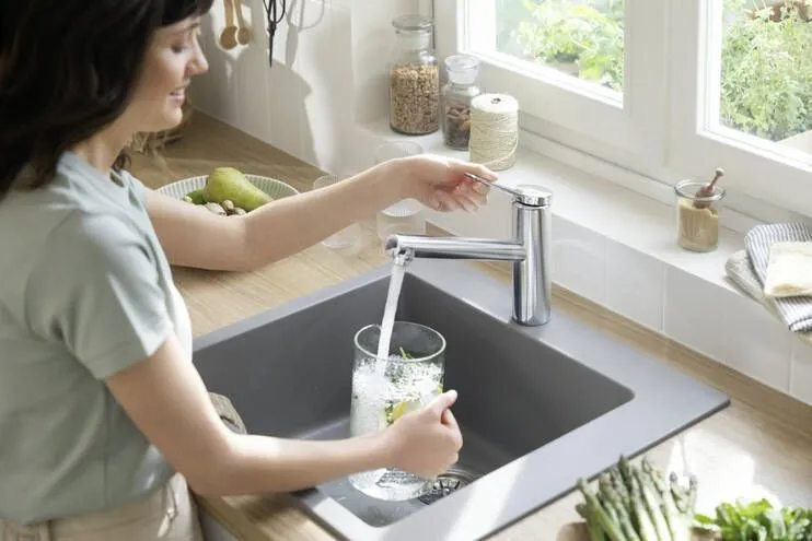 Смеситель однорычажный для кухни HANSGROHE ZESIS M33 1 JET 74811000 150 мм, c EcoSmart, хром