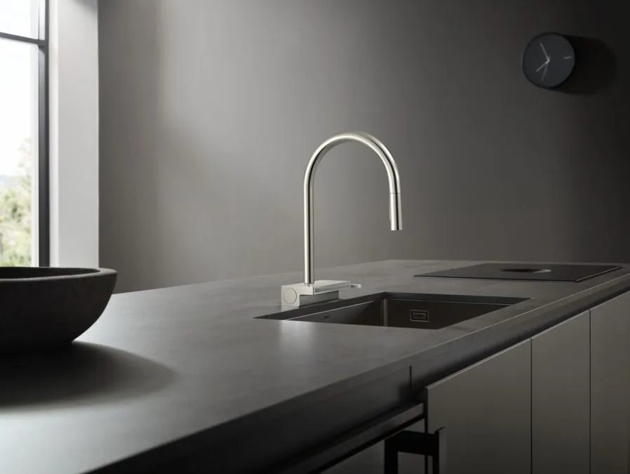 Кухонный смеситель однорычажный  с вытяжным душем Hansgrohe Aquno Select М81 73831800 под сталь
