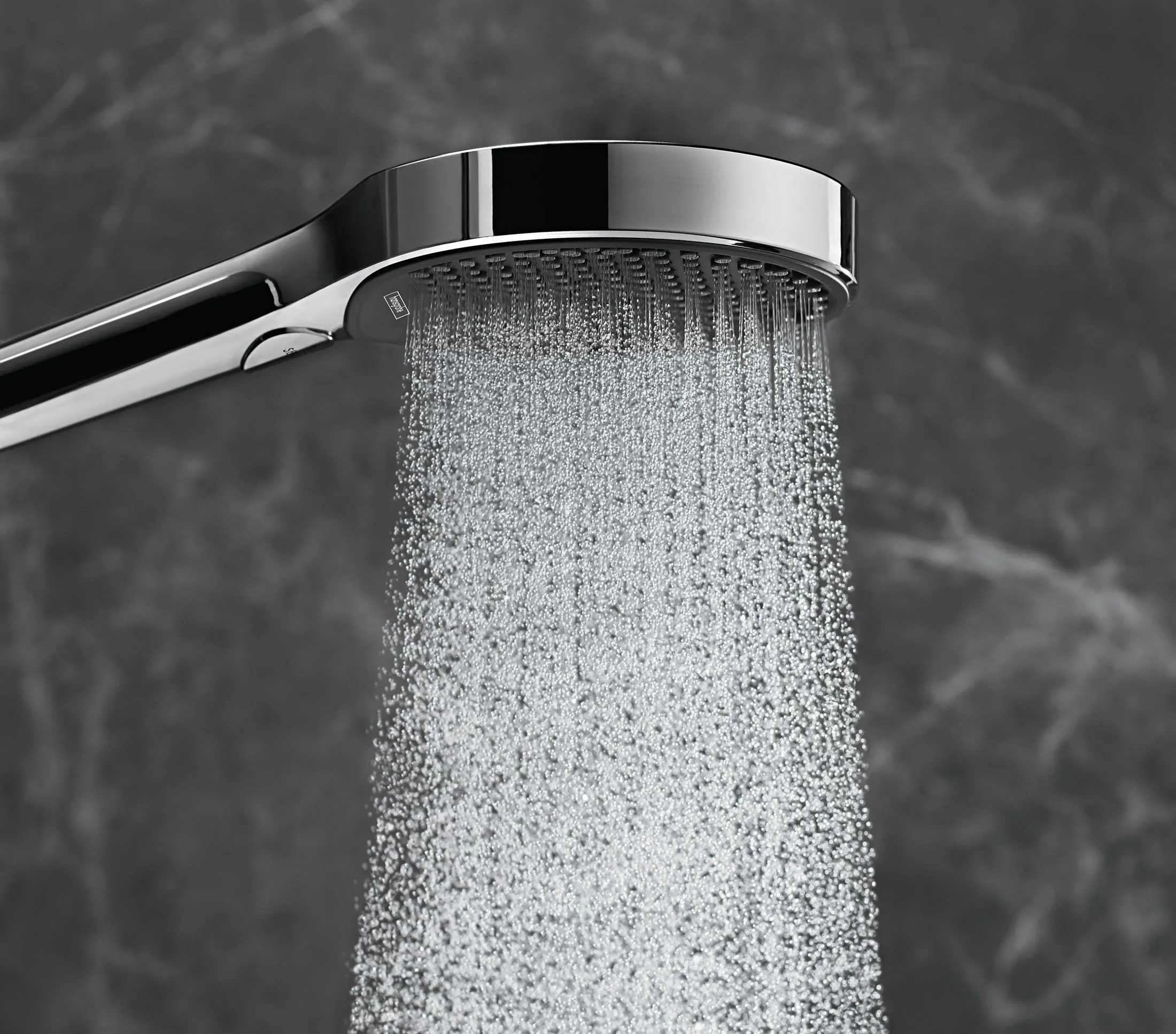 Душевой набор Hansgrohe Rainfinity 27671000 с одной полкой хром