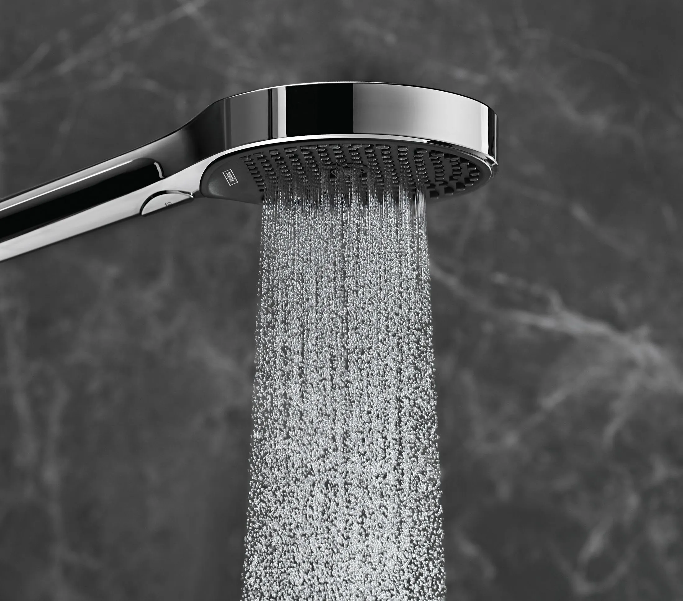 Душевой набор Hansgrohe Rainfinity 27671000 с одной полкой хром